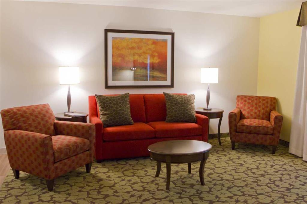 Hilton Garden Inn Devens Common Room photo